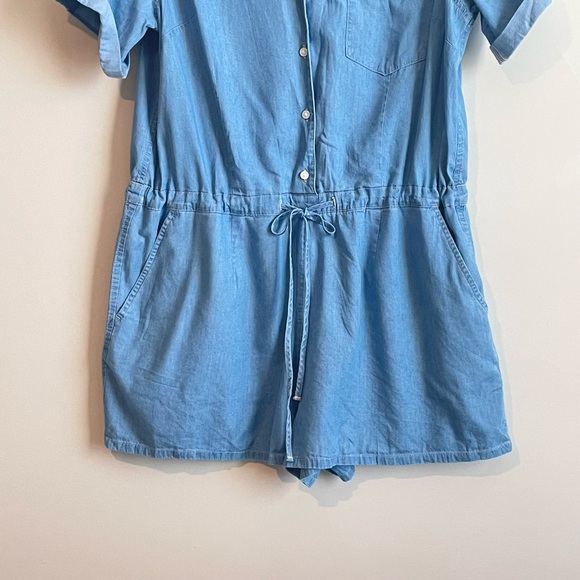 NWOT Levis Strauss Women’s Roomy Blue Chambray Button Down Romper Shorts… - Picture 5 of 8